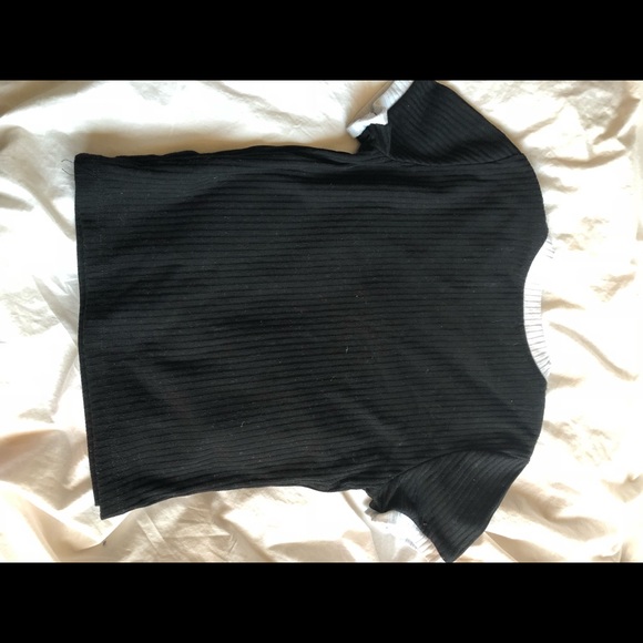 BOGO Black and white ribbed cropped top - Picture 2 of 3